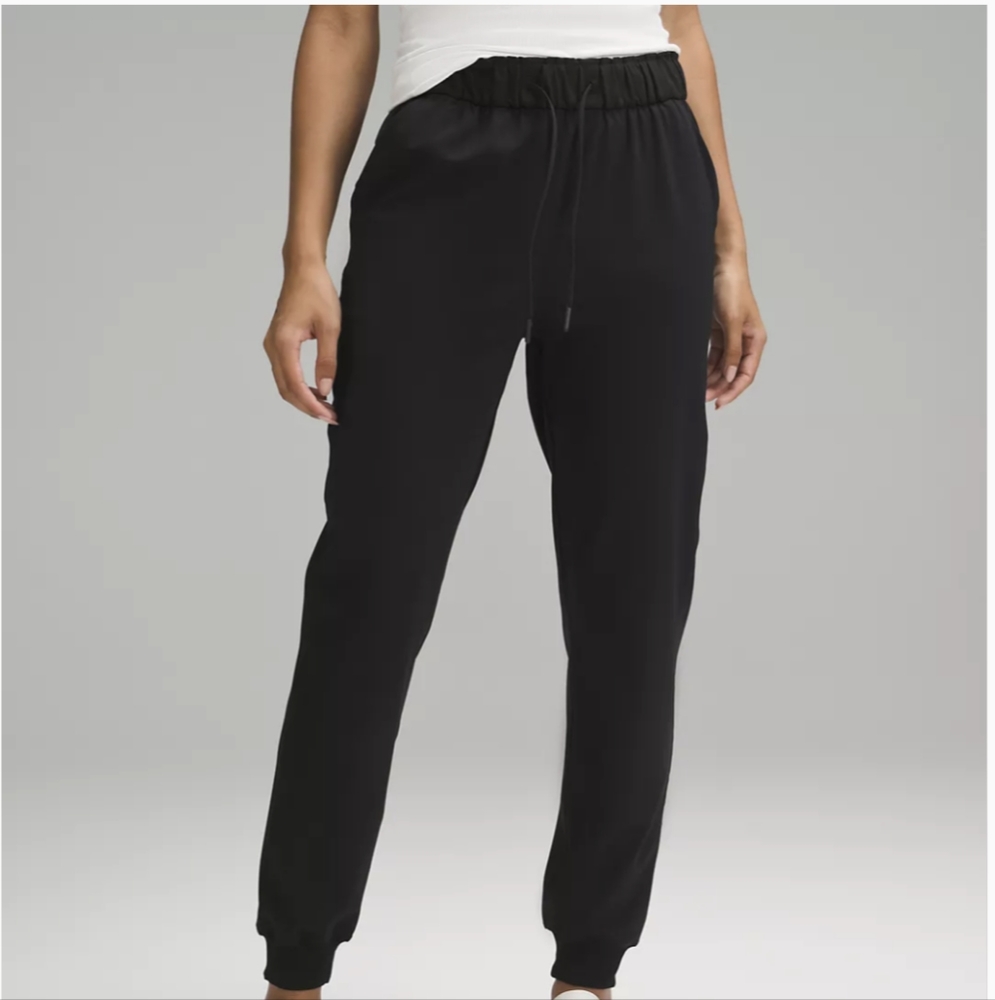 Lululemon Luxtreme Stretch High rise Joggers Size 8